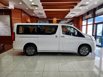 2026 Toyota GRANVIA — фото 9