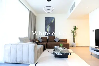 3 BEDROOMS | SKYLINE VIEW | HIGH FLOOR