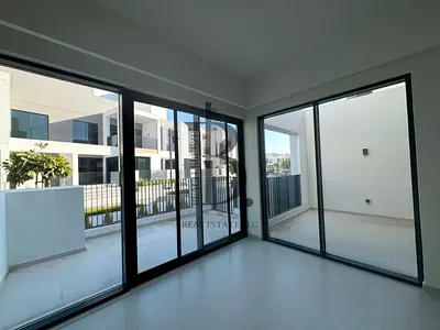 Corner Unit | Brand New + Maid | Modern Triplex |