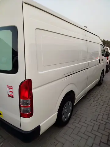 2015 Toyota HIACE 照片 12