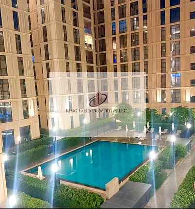 شقة جديدة تمامًا بغرفة نوم واحدة مع حديقة خاصة مطلة على المسبح وحمامين للإيجار في منطقة الممشى، الشارقة.
