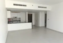 SPACIOUS LAYOUT I MODERN I RENTED I COMMUNITY VIEW