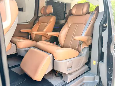 2023 Hyundai STARIA photo 14