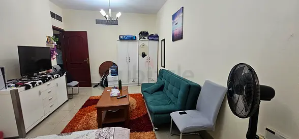 Fully furnished Executive sharing room for working ladies