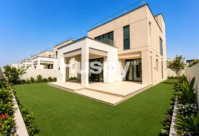 Upgraded | Single Row | Close to Amenities