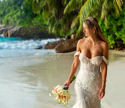Beautiful wedding dress for sale