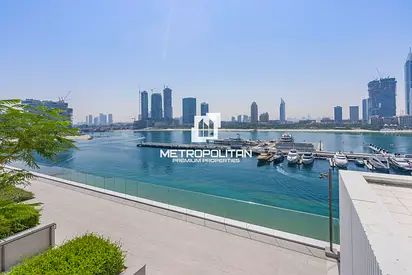 Corner | Dubai Harbour and Marina Skyline Views