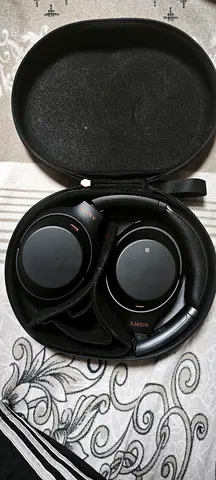 Sony WH-1000XM2 Wireless Noise Cancelling Headphones - Good Condition with Case