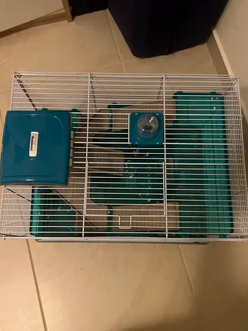 hamster cage (used for 2 weeks) perfect condition with bedding