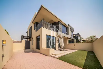 Newly Refurbished | Single Row | Vacant