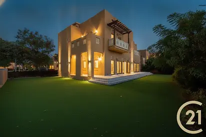 6 Bedroom | Vacant now | Single row.
