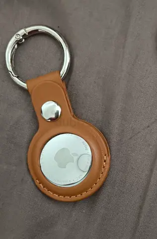 Apple AirTag with Brown Leather Keyring (Good Condition)