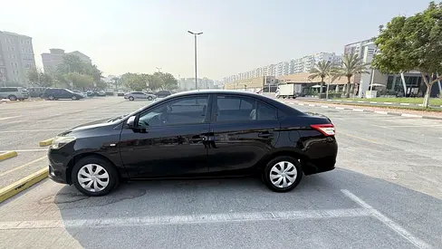 2015 Toyota YARIS — фото 5