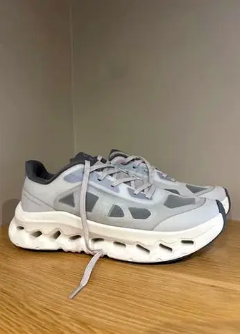 On cloud tilt Remix Alloy/Ivory