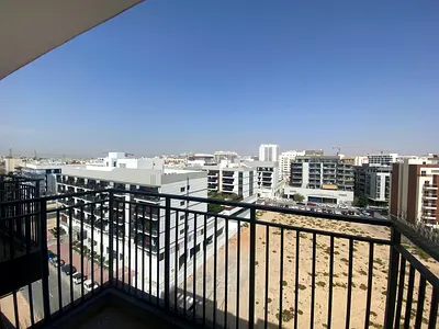 استوديو واسع للإيجار | بالقرب من محطة المترو القادمة |