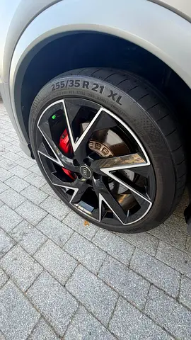 2024 AUDI RS Q3 photo 5