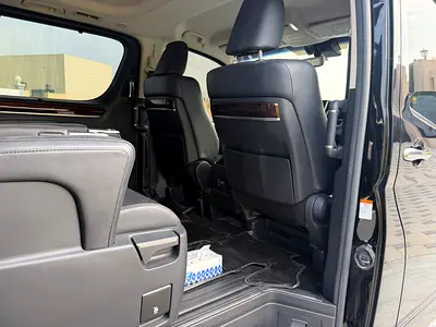 صورة 8 لـ 2022 Toyota GRANVIA