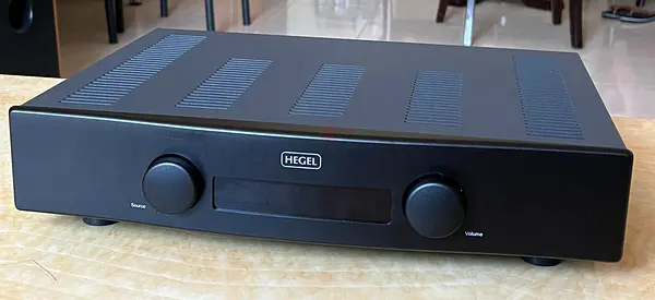 HEGEL STEREO INTEGRATED AMPLIFIER WITH BUILT IN DAC
