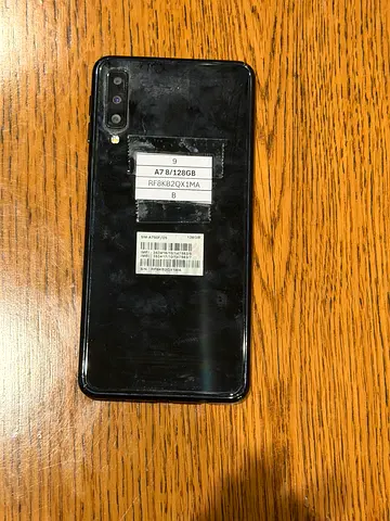 Samsung Galaxy A7 (used) - black, 3 rear cameras
