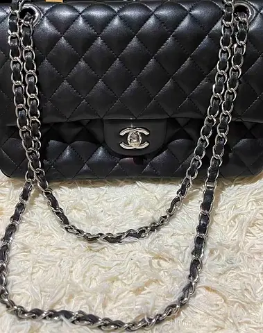 Black Quilted Shoulder Bag with Chain Strap (Classic Style)
