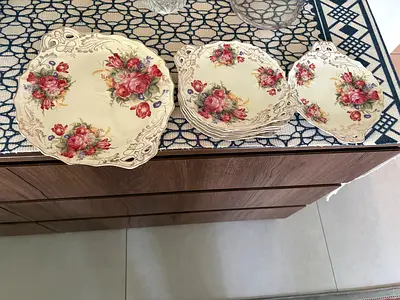 Vintage floral ceramic plate set (7 pieces)