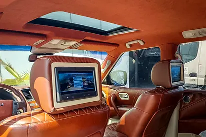 2017 Infiniti QX80 — миниатюра 12