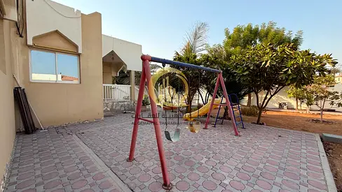 بيت مجدد بالكامل ~12,000 قدم في الشهباء - الشارقة | مع ملحقين مؤجرين