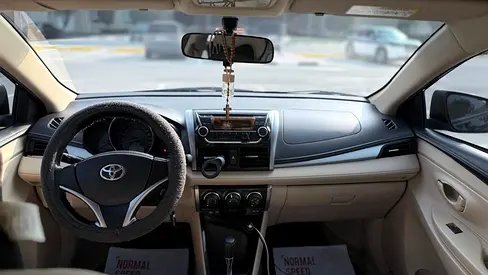 2015 Toyota YARIS — фото 7