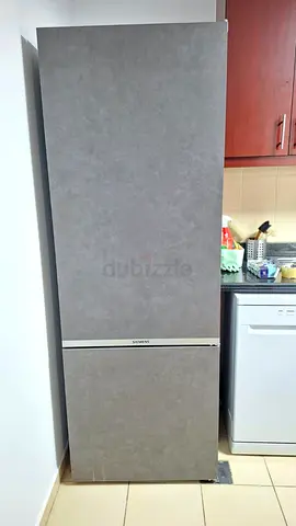 Siemens IQ500 Bottom Freezer Digital Invtar Latest Version Refrigerator 70cm