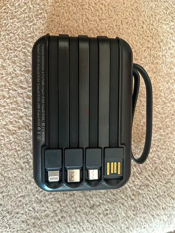 Portable20000mahhh Multi-Connector Power Bank (USB, Micro USB, Lightning)