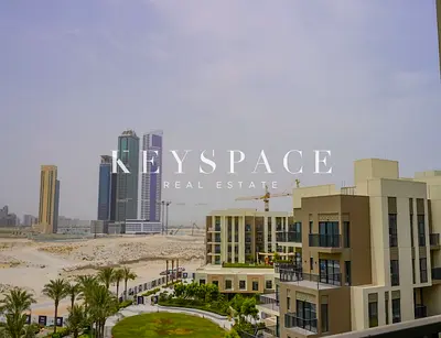 Luxury Waterfront Apartment | Captivating Sea Views | Vacant | Resale