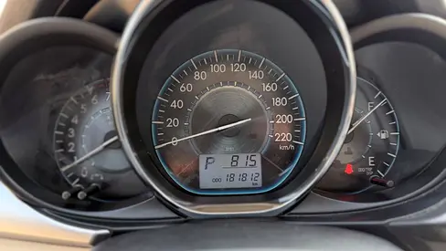 2015 Toyota YARIS — фото 6