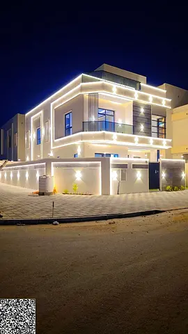 A modern and luxurious villa, ready for immediate occupancy, boasts an excellent corner location wi
