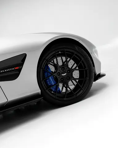 صورة 10 لـ 2025 Aston Martin VANQUISH