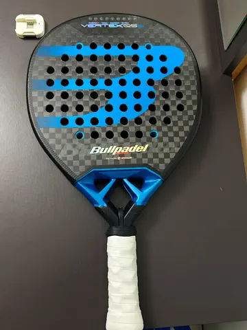 Bullpadel Vertex Hybrid 05 2026- Brand new - used in 1 set.
