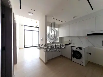Spacious 1BR 2 Baths| Bright Layout & Contemporary Finishing