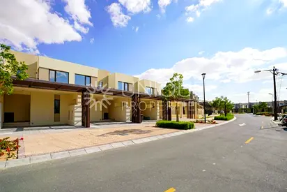 Modern 3BR Villa | Great Location | Parkside 2
