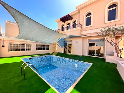 Single Row | Middle Unit | Private Pool