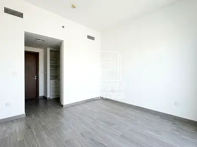 Ready 2BR | Storage + Laundry | Open Sea View