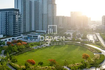 Hot Deal | Full Golf Course and Pool Views
