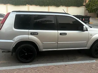 2011 Nissan X-TRAIL 照片 4