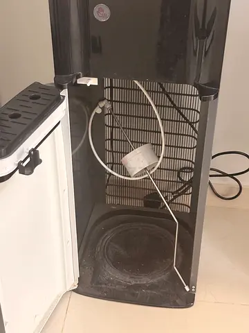 Used freestanding water cooler / dispenser