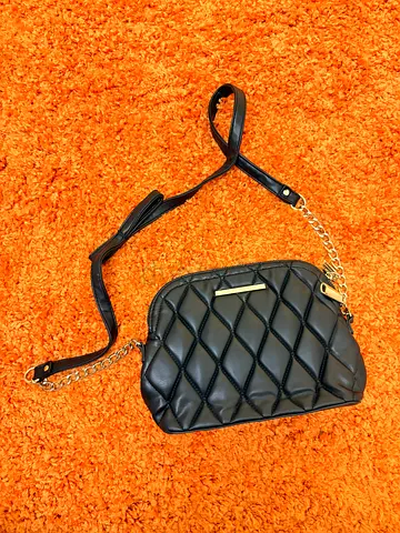 Declutter Sale: Steve Madden Cross Body for AED 70!
