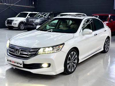 HONDA ACCORD 2016 146000 KMS GCC-SPECS V6 3.5 LITERS FULL OPTIONS FINEST CONDITION