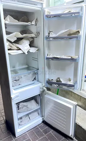 BOSCH built in fridge bottom freezer Exellent Condition