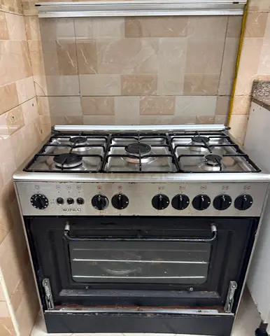 Supra Gas Range with 5 Burners and Oven