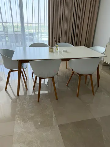 BoConcept Milano Dining Table