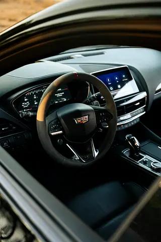 2022 Cadillac CT5 — фото 7