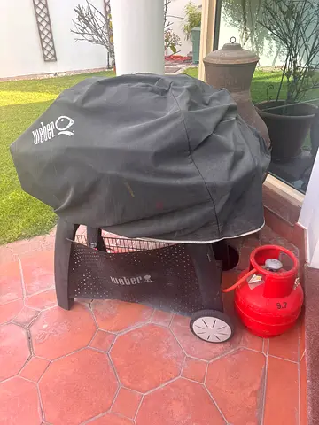 Weber Barbecue Grill with Cover and Gas Cylinder - Good Condition