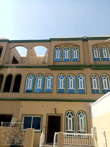 Located near the Sheikh Mohammed Bin Zayed Road exit, this spacious townhouse features 3 bedrooms, 3 bathrooms, a family living room, kitchen, air con